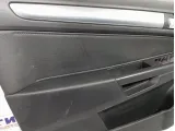 Обшивка двери передней левой Opel Astra (H) 13254936