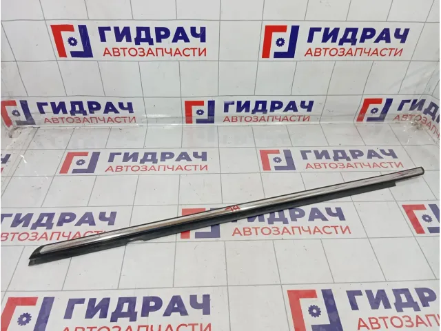 Накладка стекла заднего левого Opel Astra (H) 24469113