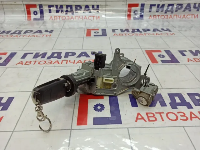 Замок зажигания Opel Astra (H)