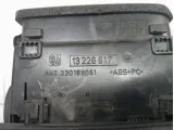 Дефлектор воздушный левый Opel Astra (H) 13228917
