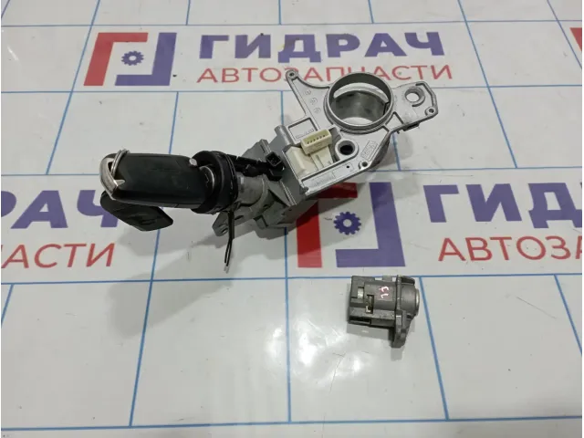 Замок зажигания Opel Astra (H) 09180562
