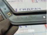 Кронштейн задний левый Opel Astra (J) 13276003. В дверь.