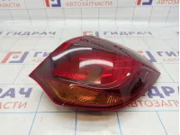 Фонарь задний наружный правый Opel Astra (J) 1222208. Потертость.