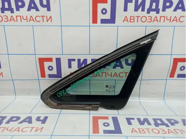 Стекло кузовное глухое левое Opel Astra (J) 5161003. Переднее. Дефект креплений.