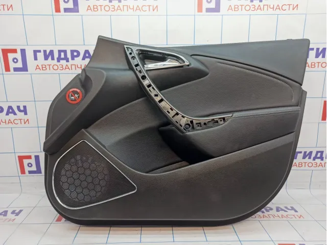 Обшивка двери передней правой Opel Astra (J) 13321404. Царапины.