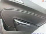 Обшивка двери задней правой Opel Astra (J) 13258736. Царапины.