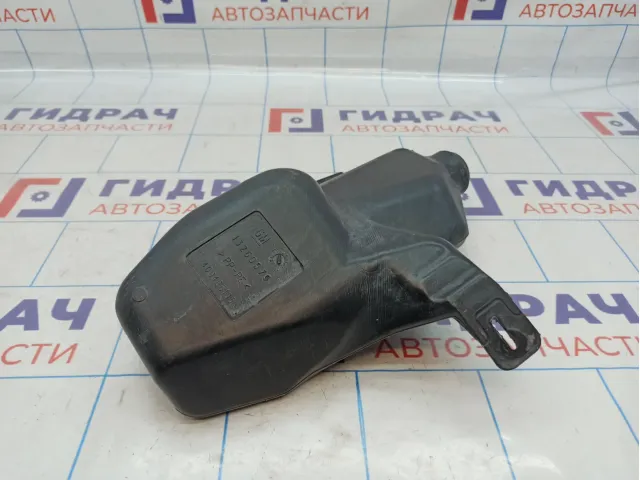 Бачок омывателя лобового стекла Opel Astra (J) 13260579. Сломан штуцер насоса омывателя.