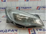 Фара правая Opel Astra (J) 13253647. Сломано крепление.