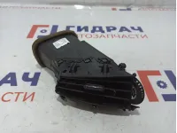 Дефлектор воздушный центральный правый Opel Astra (J) 13303921. Дефект.
