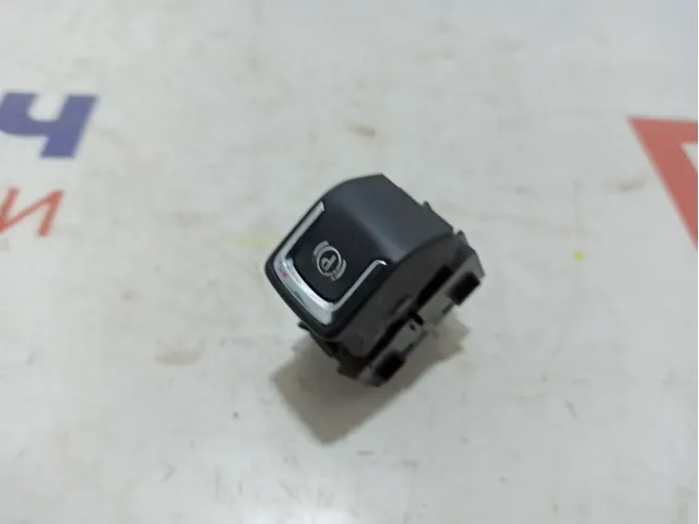 Кнопка фиксатора стояночного тормоза Opel Astra (J) 20843230.