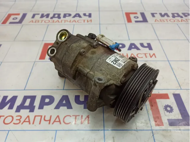 Компрессор кондиционера Opel Astra (J) 1854416.