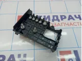 Корпус блока предохранителей Opel Astra J 13302305. Дефект.