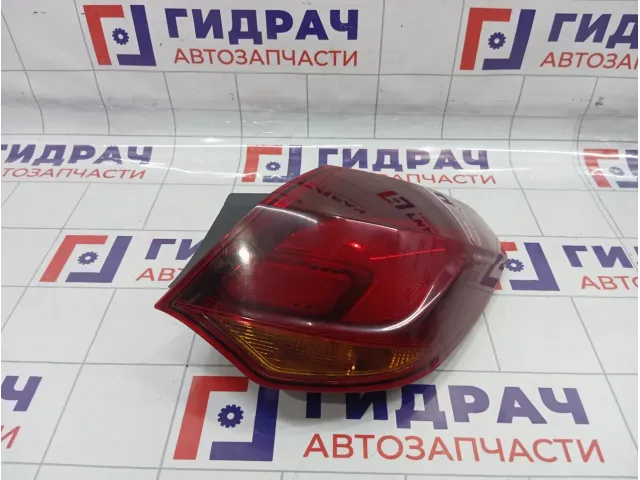 Фонарь задний наружный правый Opel Astra (J) 13306454 