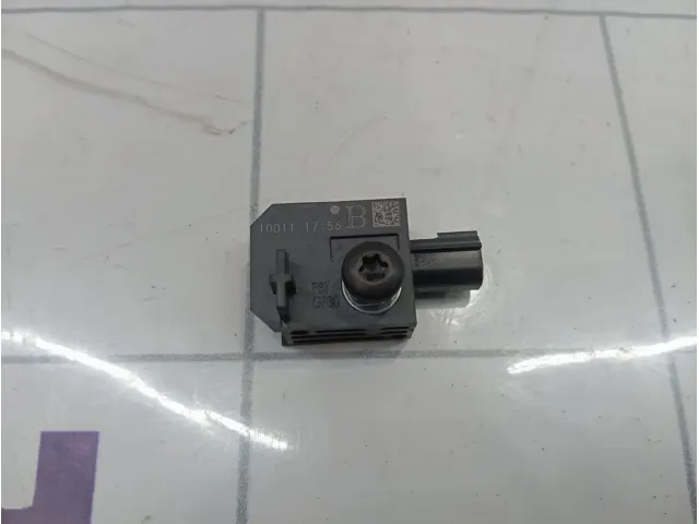 Датчик AIR BAG Opel Astra (J) 13502577