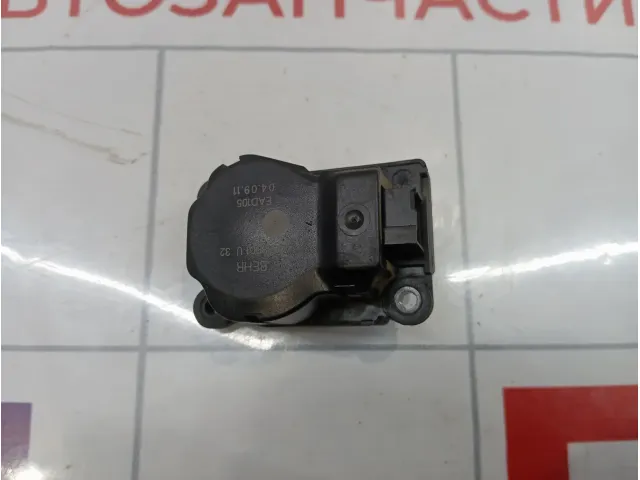 Моторчик заслонки отопителя Opel Astra (J) 1845128