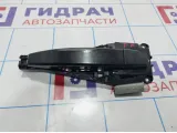 Ручка двери наружная передняя правая Opel Astra (J) 138616. Царапина.