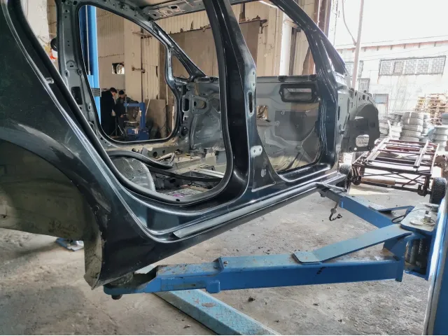 Порог со стойкой правый Opel Astra (J) . Коррозия.