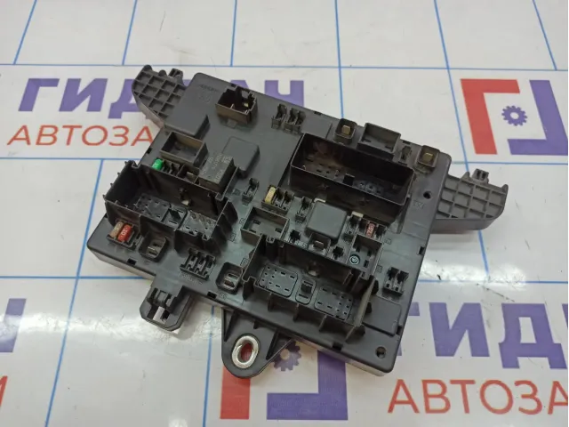 Блок предохранителей Opel Astra (J) 13343949.