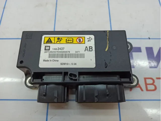 Блок управления AIR BAG Opel Astra (J) 13582437.