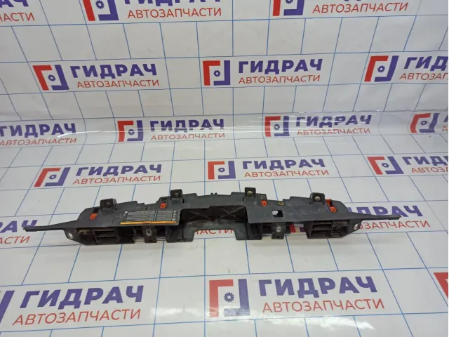 Направляющая переднего бампера центральная Opel Astra (J) 1406093.