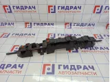 Направляющая переднего бампера центральная Opel Astra (J) 1406093.