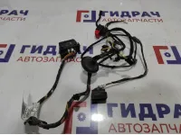 Проводка правой двери Opel Corsa (D) 13144649. Дефект, разъёма.