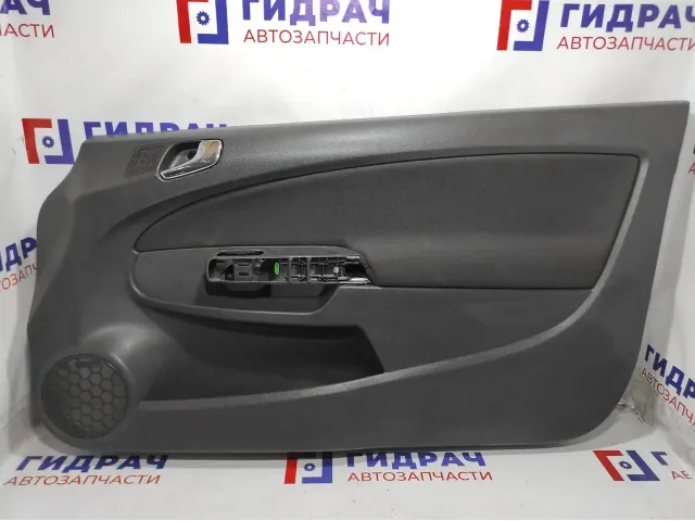 Обшивка двери передней правой Opel Corsa (D) 13232891.