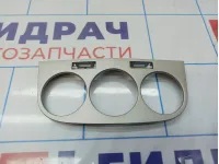 Накладка блока управления отопителем Opel Corsa (D) 13222597. Дефекты.