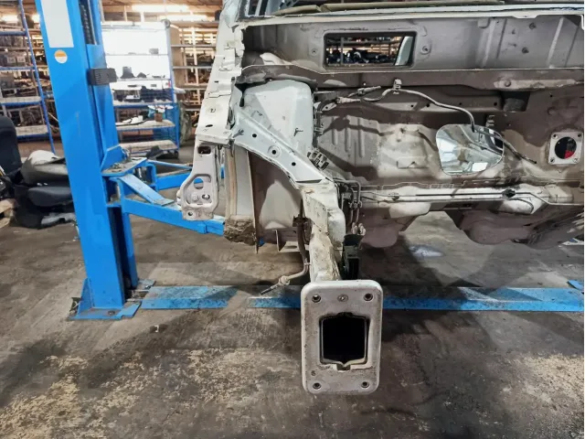 Лонжерон передний правый Opel Corsa (D) .