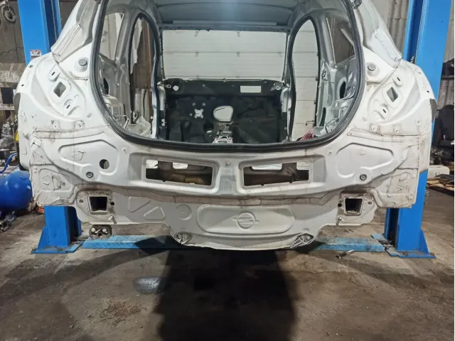 Панель задняя Opel Corsa (D) .