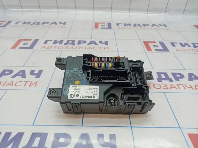 Блок предохранителей Opel Corsa (D) 13142241.