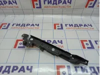 Кронштейн крыла передний правый Opel Corsa (D) 13223758.