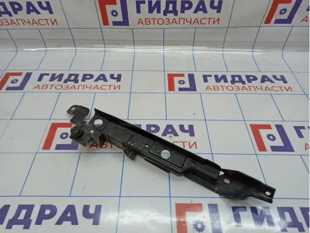 Кронштейн крыла передний правый Opel Corsa (D) 13223758.