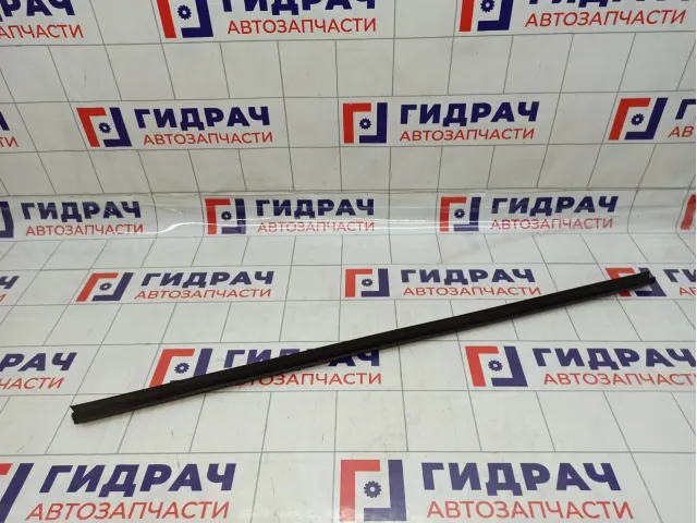 Уплотнитель стекла переднего правого Opel Corsa D 5154222