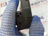 Кнопка стеклоподъемника переднего правого Opel Corsa D 13189333