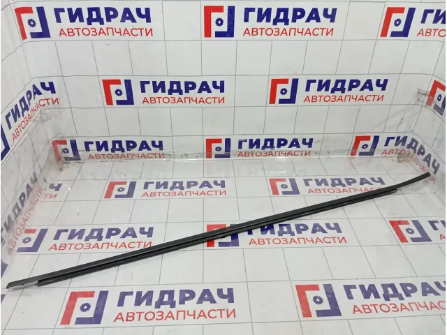 Накладка стекла переднего левого Opel Corsa 5154215