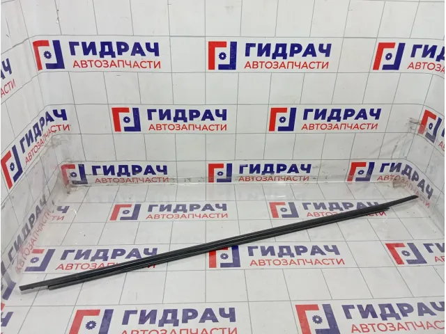 Накладка стекла переднего правого Opel Corsa 5154216