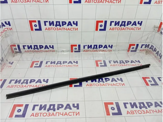 Уплотнитель стекла переднего левого Opel Corsa 5154221