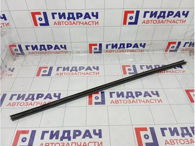 Уплотнитель стекла переднего правого Opel Corsa 5154222