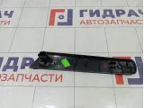 Накладка ручки внутренней передней правой Opel Corsa 13234242