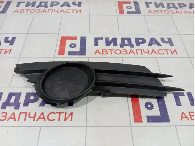 Решетка бампера правая Opel Corsa 13211481