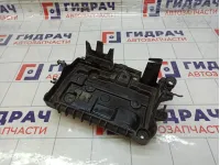 Кронштейн крепления аккумулятора (АКБ) Opel Corsa 13235642