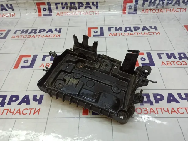 Кронштейн крепления аккумулятора (АКБ) Opel Corsa 13235642