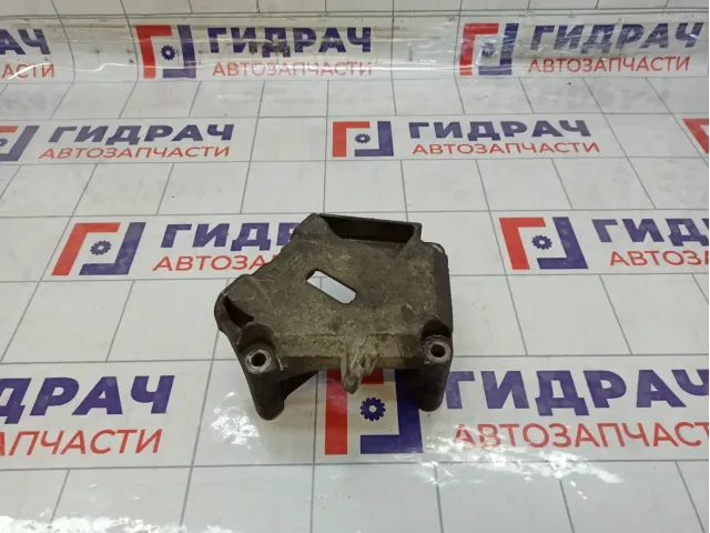 Кронштейн двигателя правый Opel Corsa 13130728