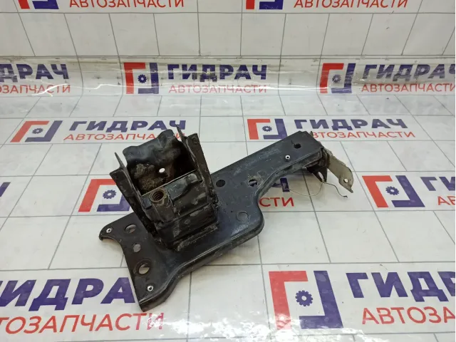 Кронштейн усилителя переднего бампера правый Opel Corsa 13191881