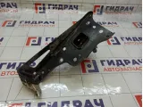 Кронштейн усилителя переднего бампера правый Opel Corsa 13191881
