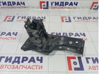Кронштейн усилителя бампера передний правый Opel Corsa 13191881