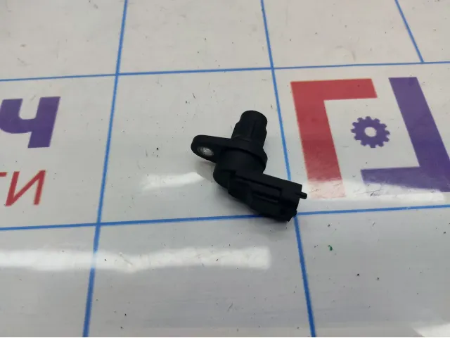 Датчик положения распредвала Opel Corsa D 1826557