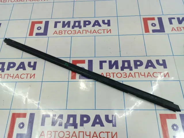 Уплотнитель стекла двери заднего левого Opel Corsa D 5154225