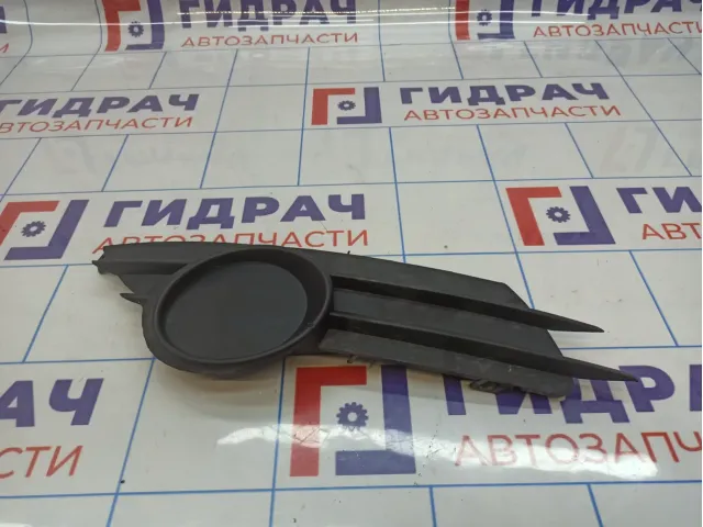 Решетка в бампер правая Opel Corsa D 6400631